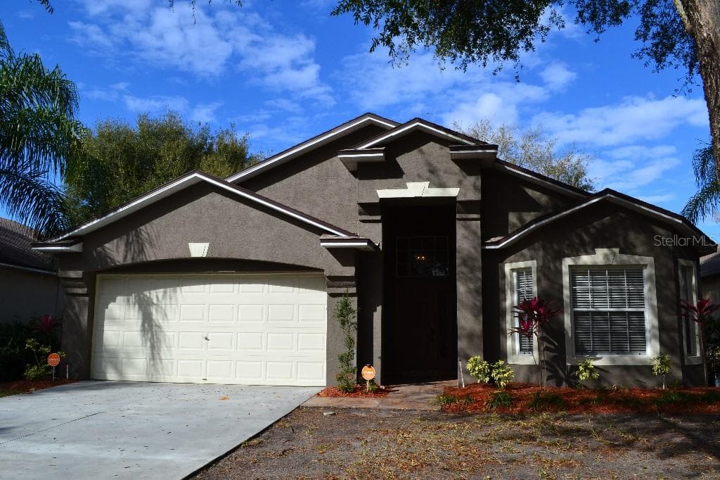 724 SOMERSTONE DRIVE VALRICO, FL 33594