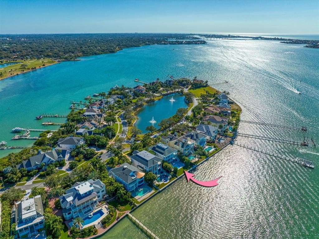 409 SAINT ANDREWS DRIVE BELLEAIR, FL 33756