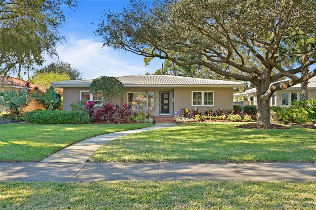 266 SNELL ISLE BOULEVARD NE ST PETERSBURG, FL 33704