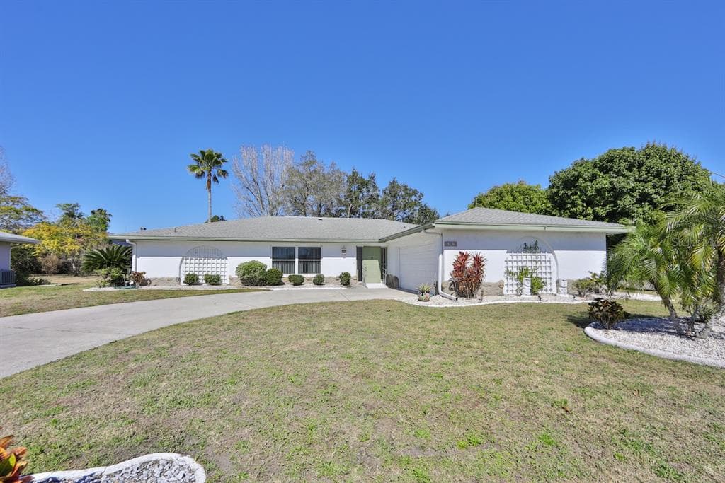1501 NEW BEDFORD DRIVE SUN CITY CENTER, FL 33573
