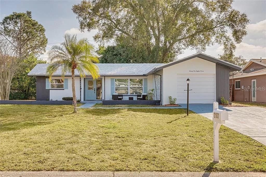 2187 BRAMBLEWOOD DRIVE S CLEARWATER, FL 33763