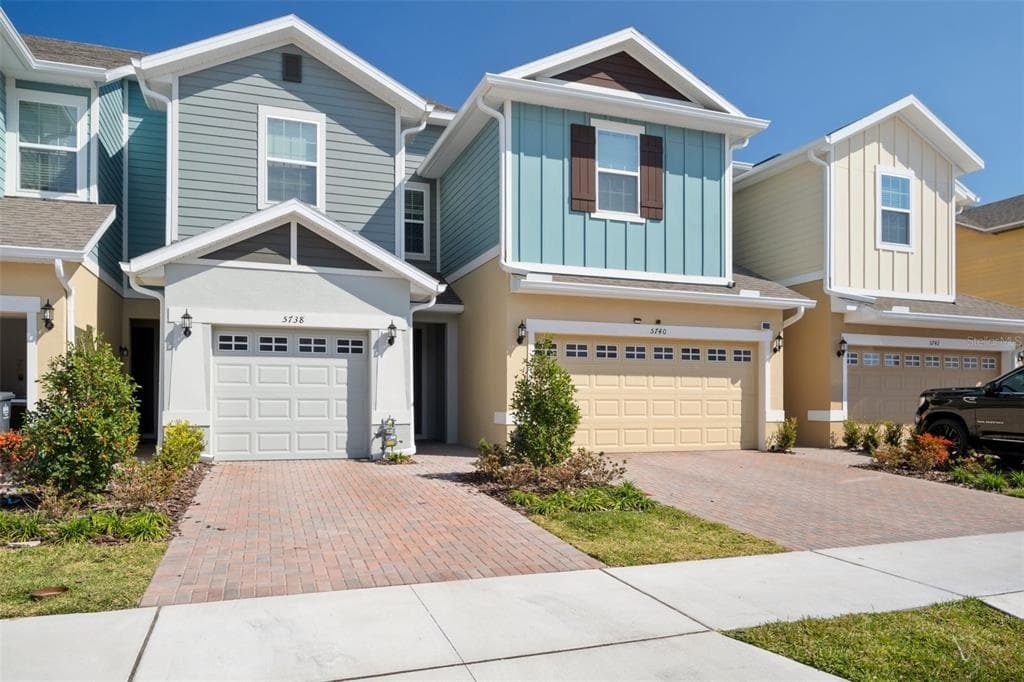 5738 SPOTTED HARRIER WAY LITHIA, FL 33547