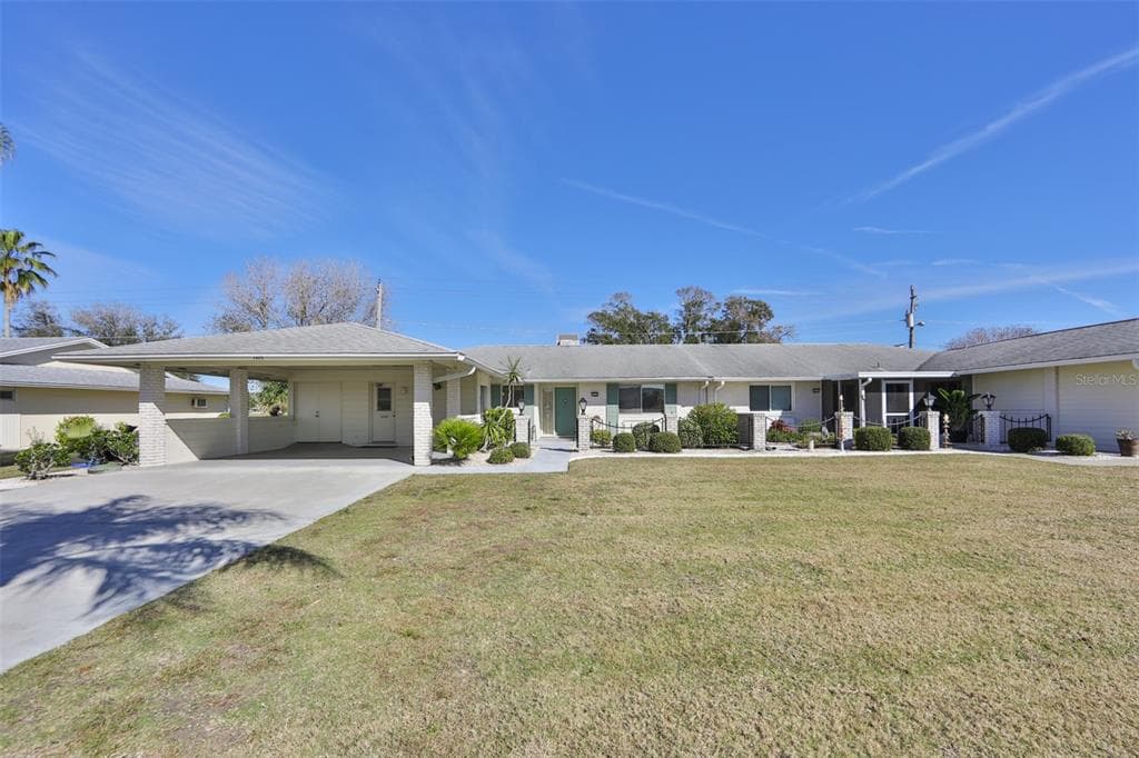 1415 N PEBBLE BEACH BOULEVARD SUN CITY CENTER, FL 33573