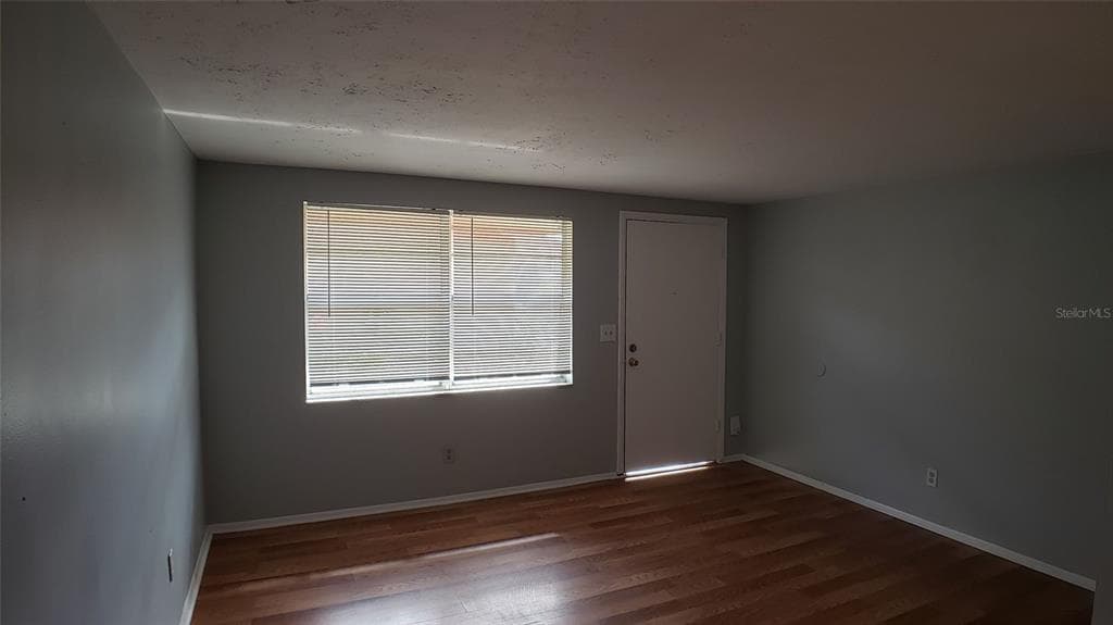 9406 EASTFIELD ROAD UNIT C THONOTOSASSA, FL 33592