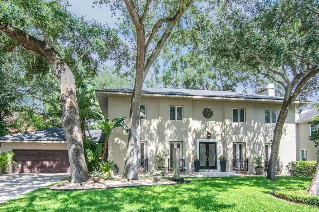 5210 S CRESCENT DRIVE TAMPA, FL 33611