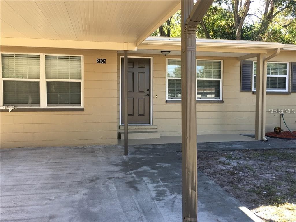 2304 W KENMORE AVENUE TAMPA, FL 33604