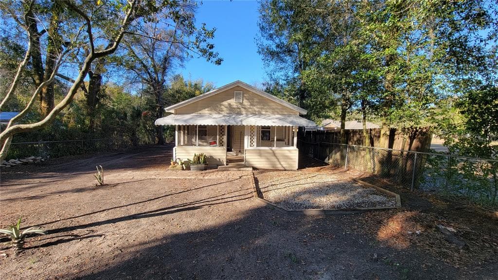 10516 MAIN STREET THONOTOSASSA, FL 33592
