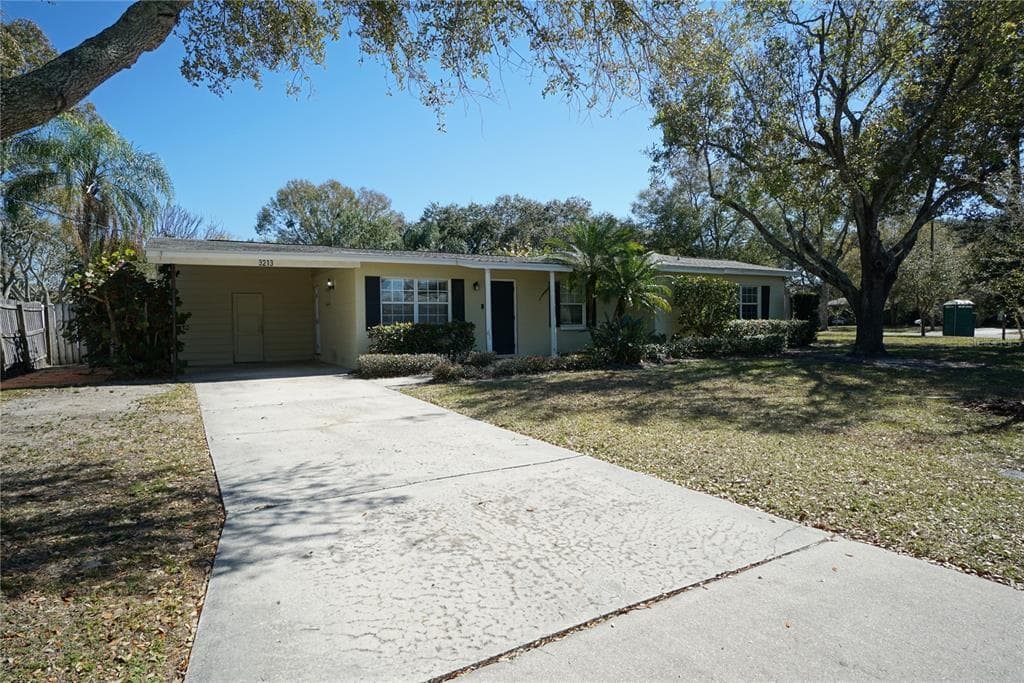 3213 W LEILA AVENUE TAMPA, FL 33611