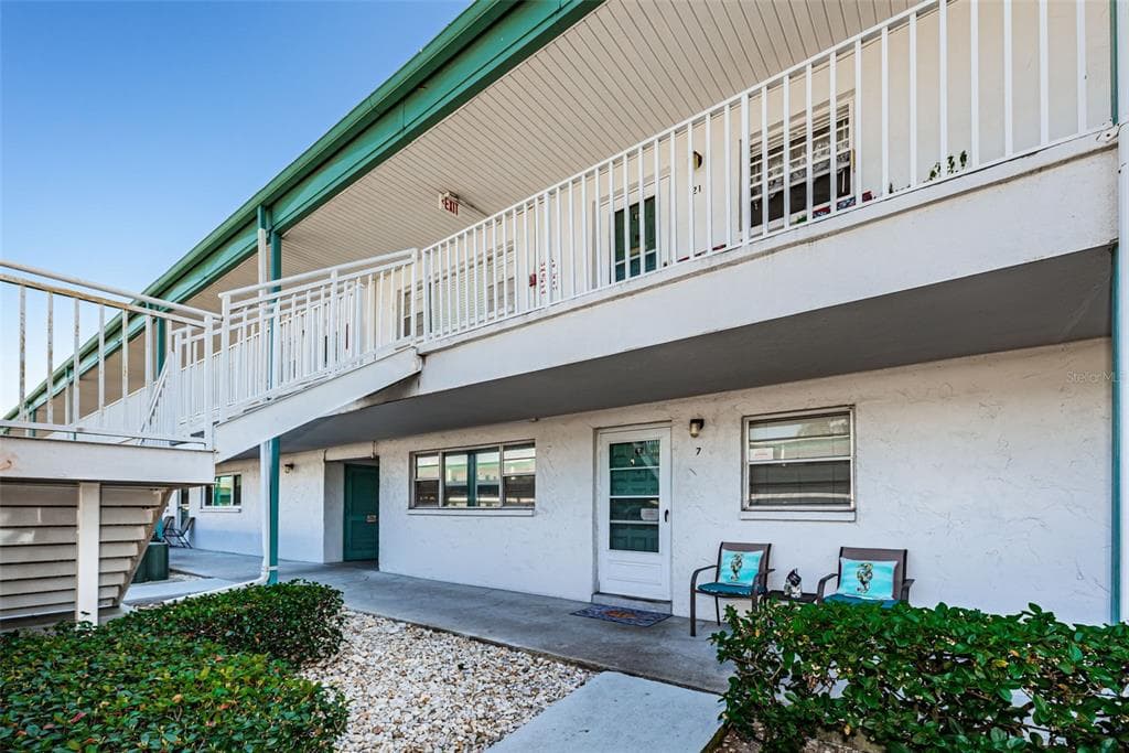 5286 81ST STREET N UNIT 21 ST PETERSBURG, FL 33709