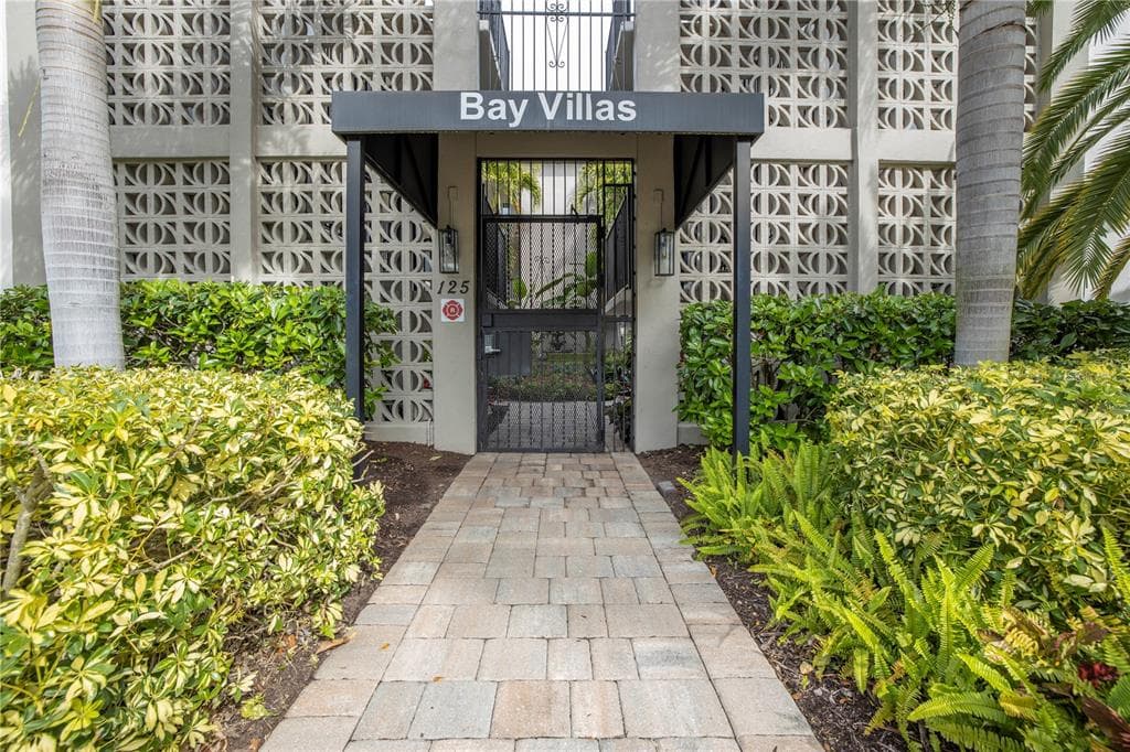 125 5TH AVENUE NE UNIT 160 ST PETERSBURG, FL 33701