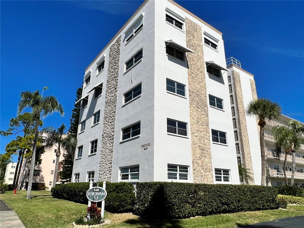 5603 80TH STREET N UNIT 504 ST PETERSBURG, FL 33709