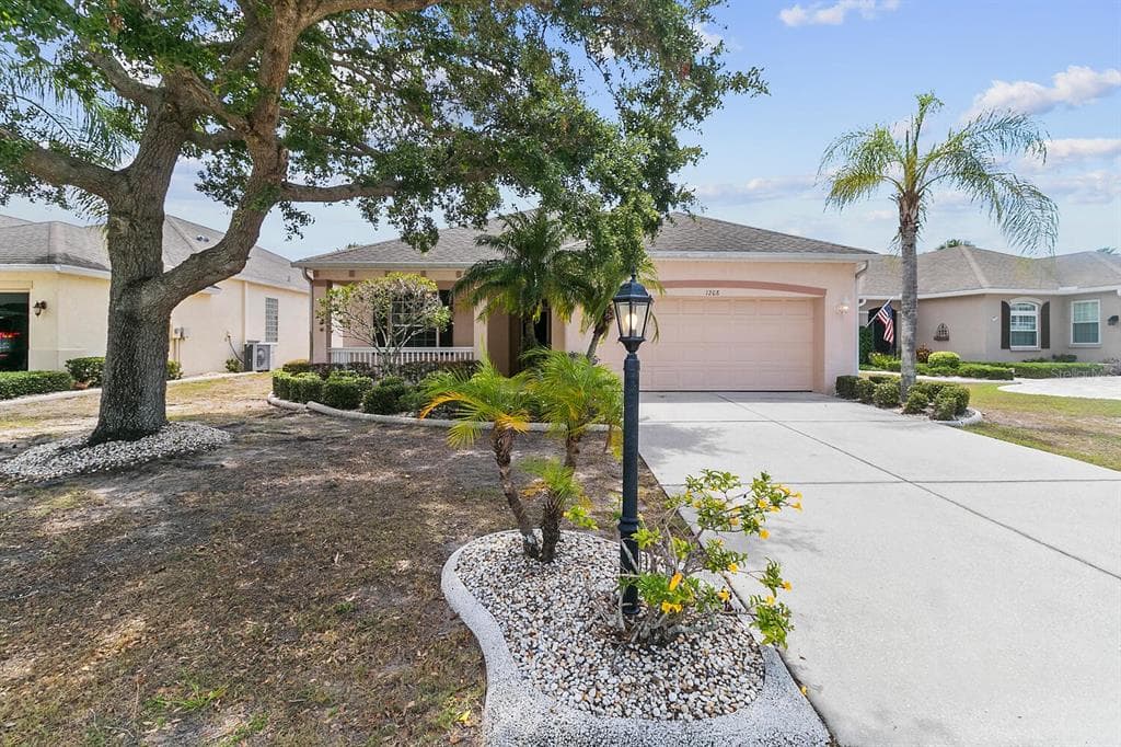 1208 JASMINE CREEK COURT SUN CITY CENTER, FL 33573