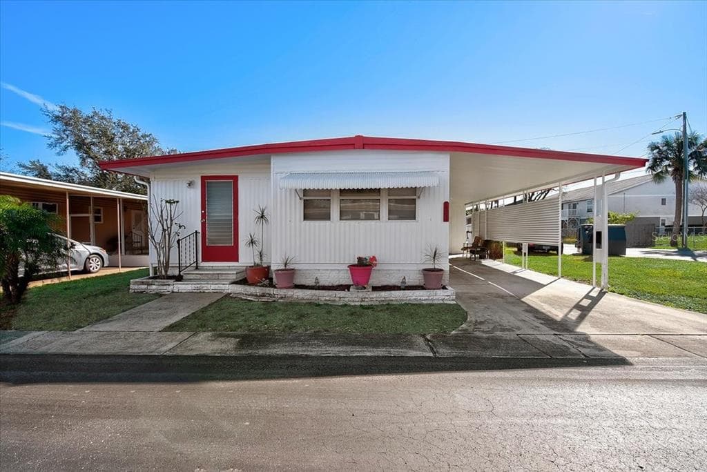 2291 E BAY DRIVE UNIT 123 LARGO, FL 33771