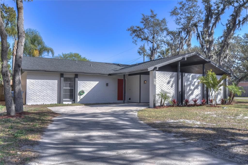 4824 E OKARA ROAD TAMPA, FL 33617