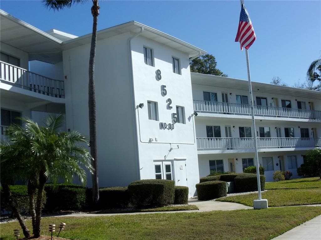 8525 111TH STREET UNIT 308 SEMINOLE, FL 33772
