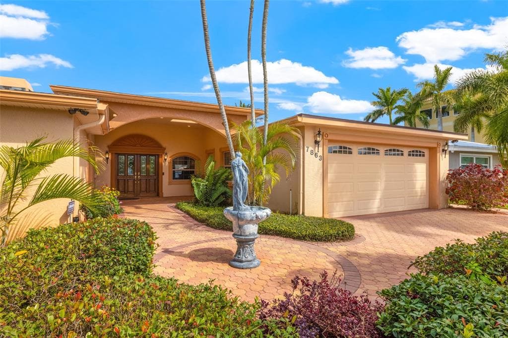 7863 9TH AVENUE S ST PETERSBURG, FL 33707