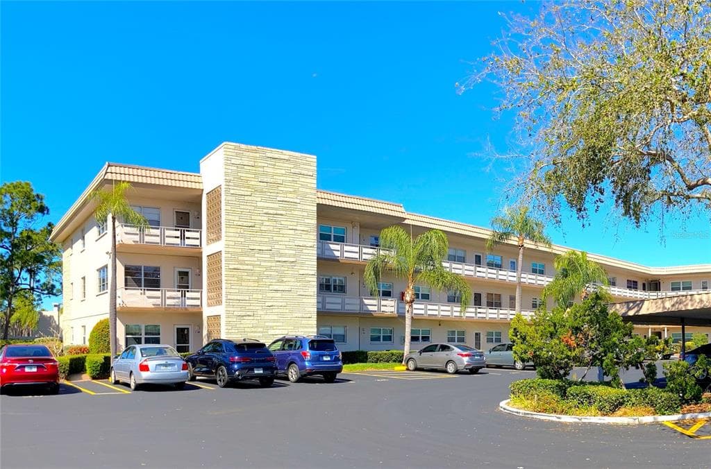 5530 80TH STREET N UNIT D208 ST PETERSBURG, FL 33709