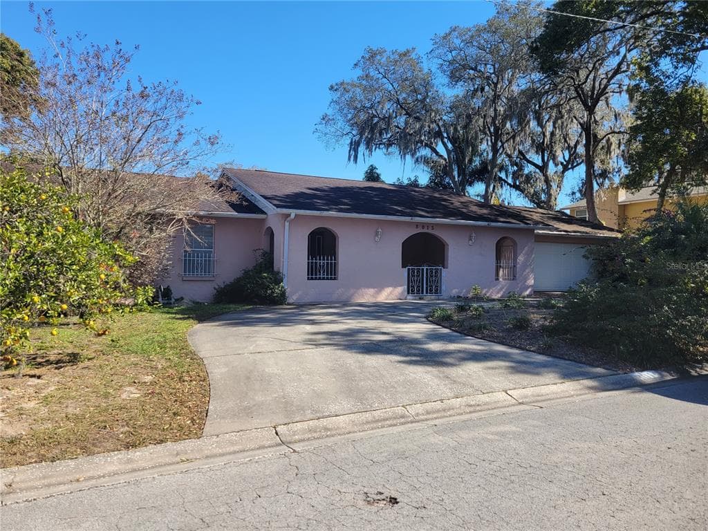 8015 TIERRA VERDE DRIVE TAMPA, FL 33617