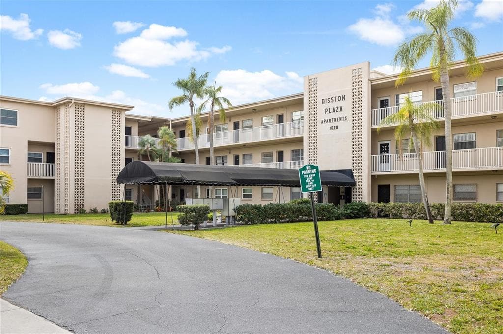 1000 49TH STREET N UNIT 214 ST PETERSBURG, FL 33710