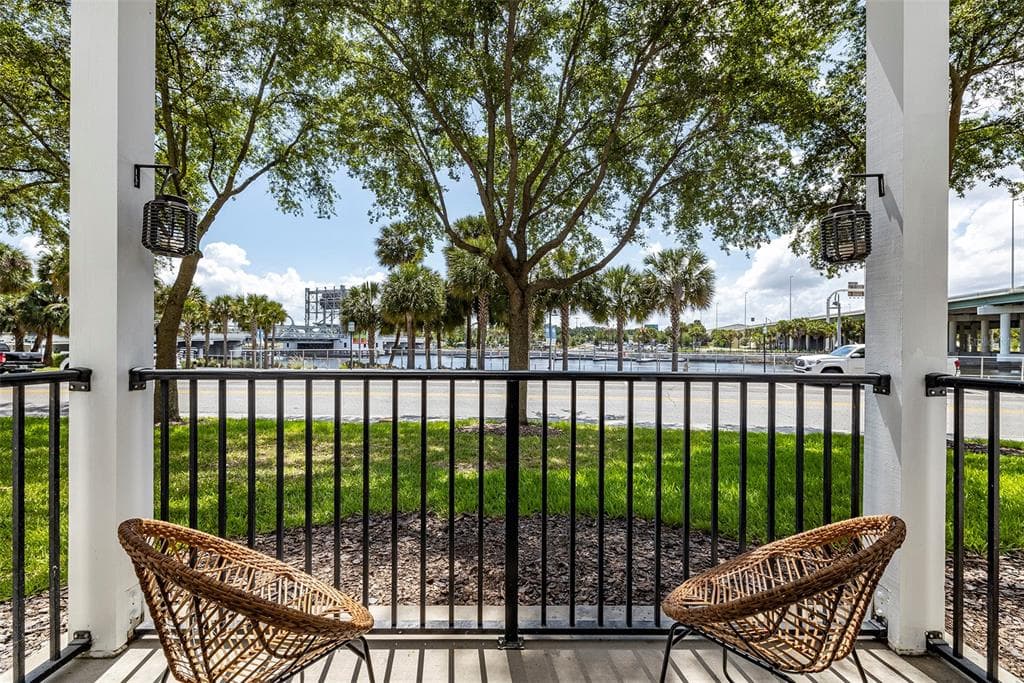 1501 DOYLE CARLTON DRIVE UNIT 104 TAMPA, FL 33602