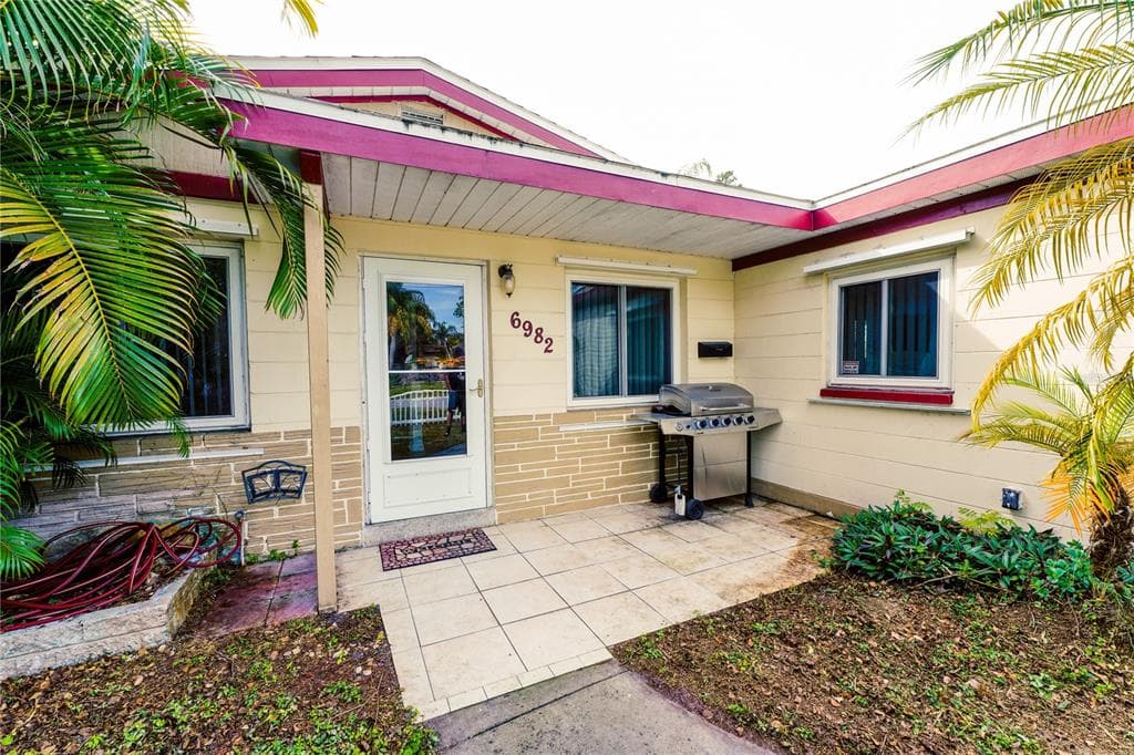 6982 78TH AVENUE N PINELLAS PARK, FL 33781
