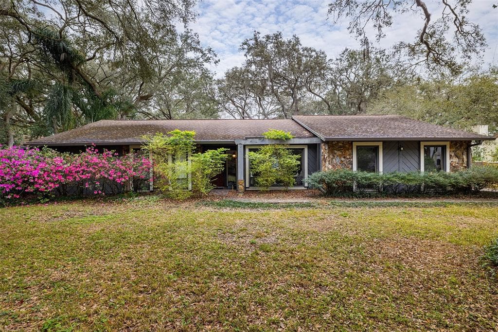 2504 HIGH OAKS LANE LUTZ, FL 33559