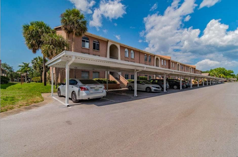11405 3RD STREET N UNIT 2 ST PETERSBURG, FL 33716