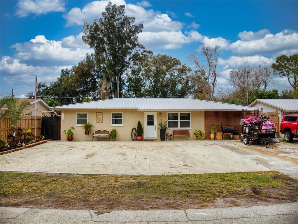 2300 STRATFORD DRIVE SARASOTA, FL 34232