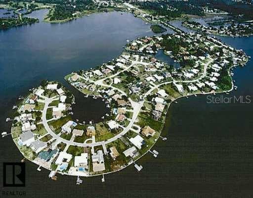 104 CARLYLE CIRCLE PALM HARBOR, FL 34683