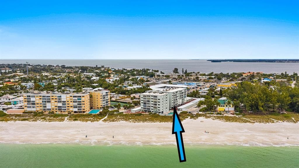 5200 GULF DRIVE UNIT 104 HOLMES BEACH, FL 34217