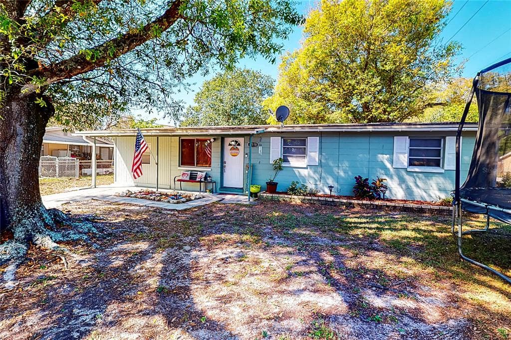 8518 N TEMPLE AVENUE TAMPA, FL 33617