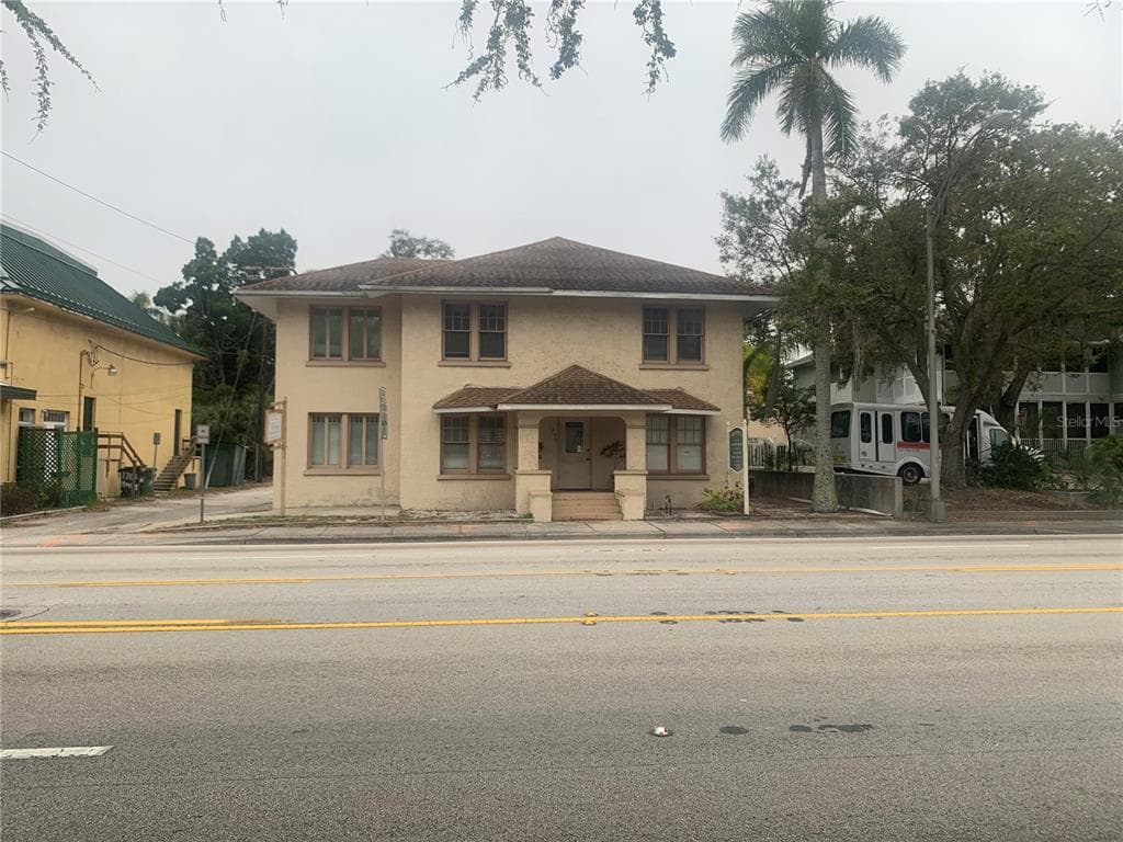 1713 MANATEE AVENUE W
