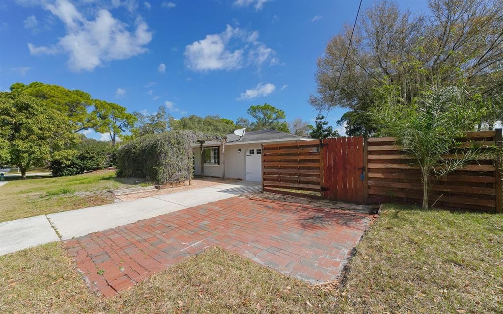 2111 FAIRFIELD AVENUE UNIT 7 SARASOTA, FL 34232