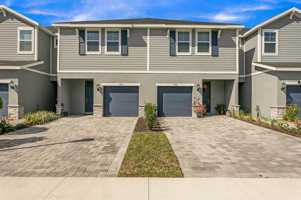 1023 ORCHARD ARBOUR COURT TAMPA, FL 33613
