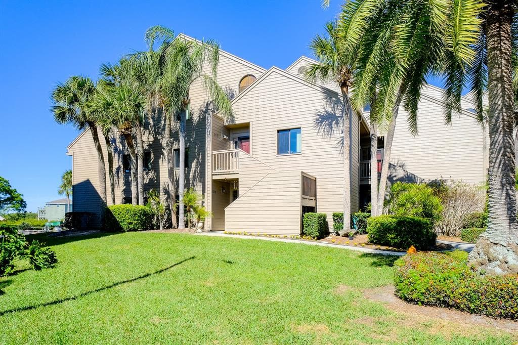 335 WINDRUSH LOOP UNIT 335 TARPON SPRINGS, FL 34689