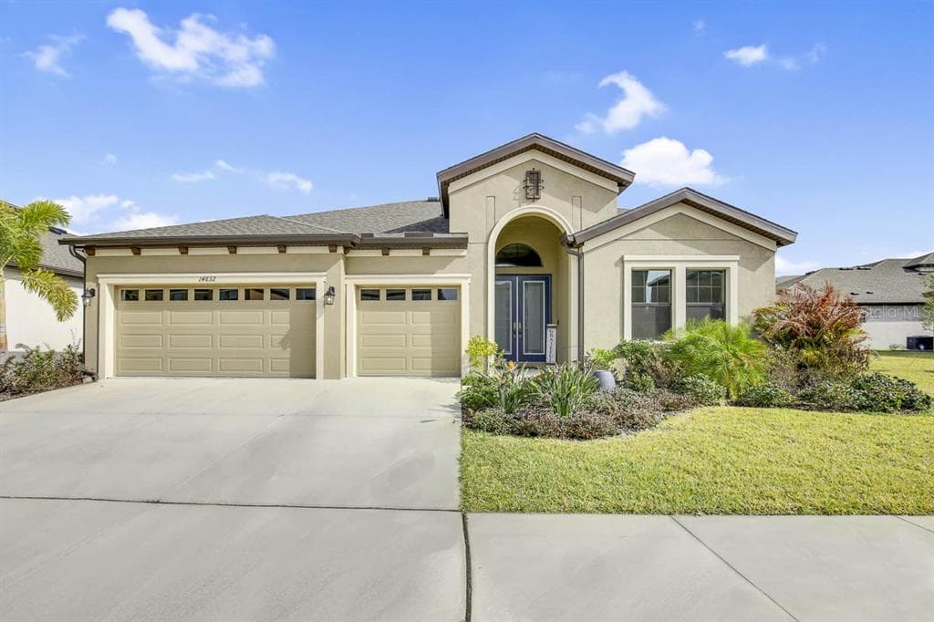 14632 RED CASTLE AVENUE LITHIA, FL 33547