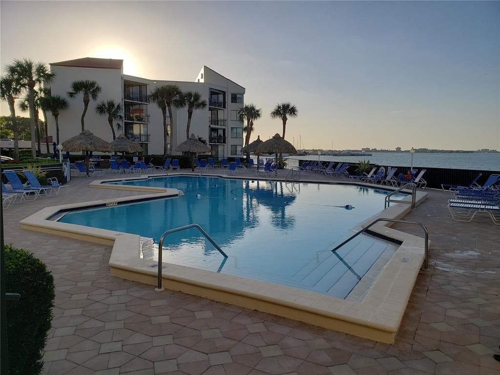 5825 LA PUERTA DEL SOL BOULEVARD S UNIT 271 ST PETERSBURG, FL 33715