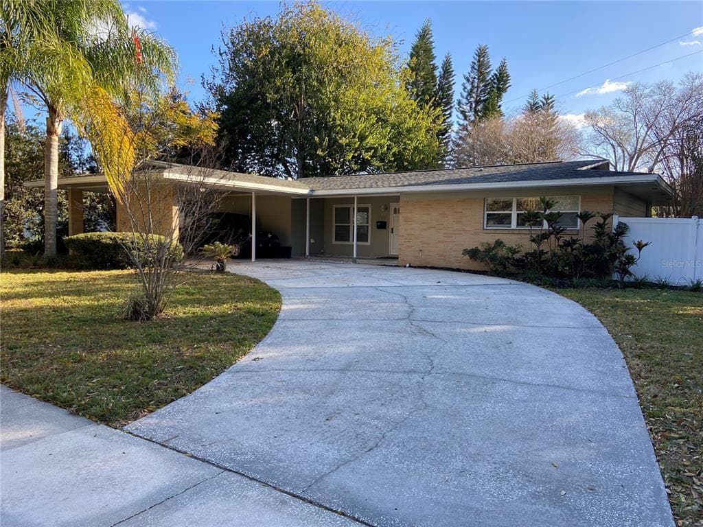 3407 NAKORA DRIVE TAMPA, FL 33618