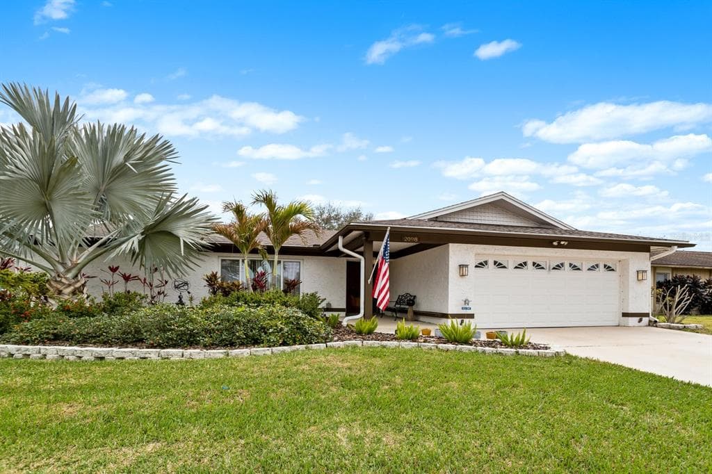 2098 SWAN LANE SAFETY HARBOR, FL 34695