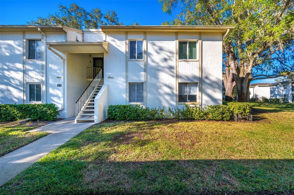 219 PALMETTO COURT OLDSMAR, FL 34677