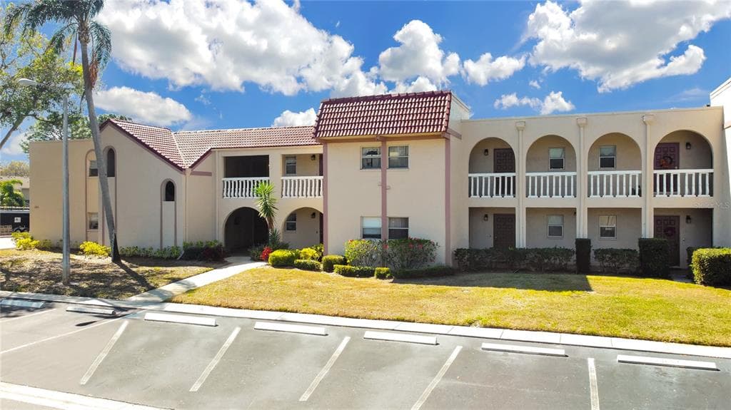 9700 STARKEY ROAD UNIT 112 SEMINOLE, FL 33777