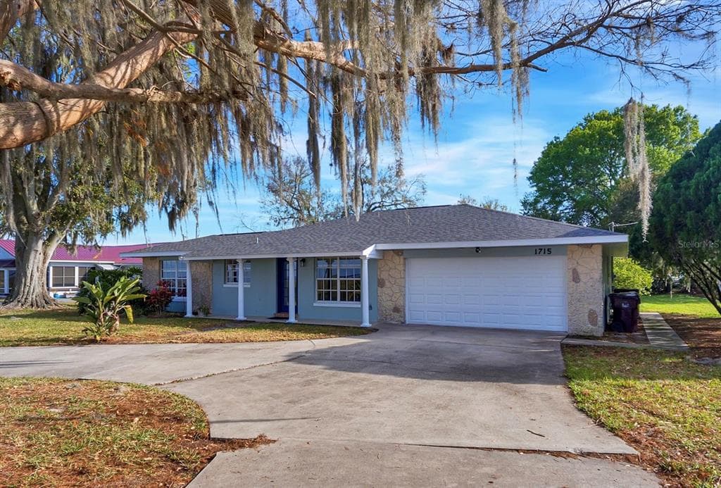 1715 LAKESHORE BOULEVARD ST CLOUD, FL 34769