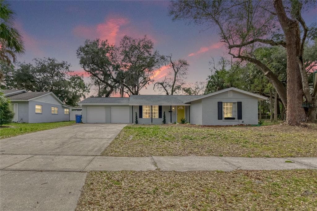 8022 W POCAHONTAS AVENUE TAMPA, FL 33615