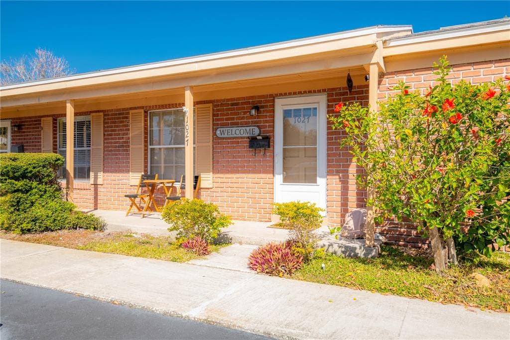 1027 83RD AVENUE N UNIT 1027 ST PETERSBURG, FL 33702