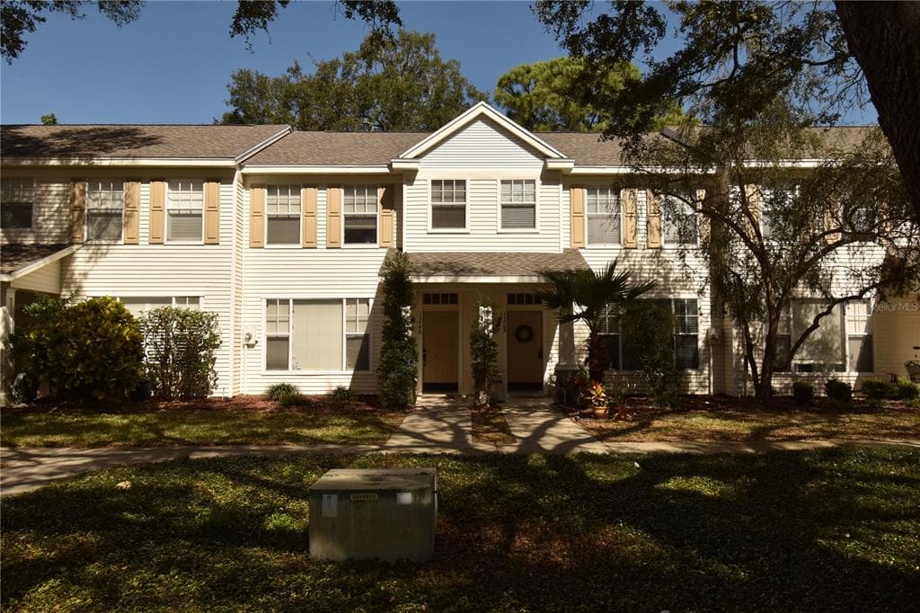 13746 FOREST LAKE DRIVE LARGO, FL 33771