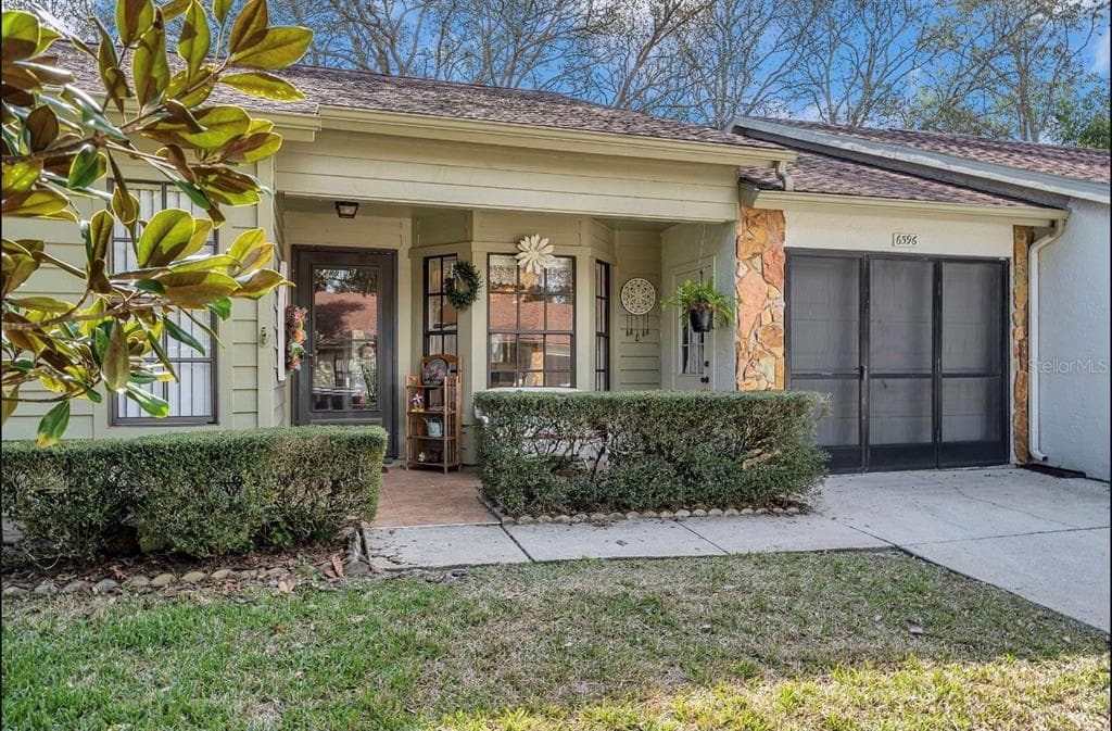6596 BRAMBLELEAF DRIVE SPRING HILL, FL 34606