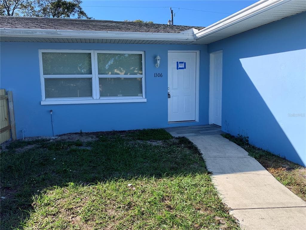1306 AMBLE LANE CLEARWATER, FL 33755