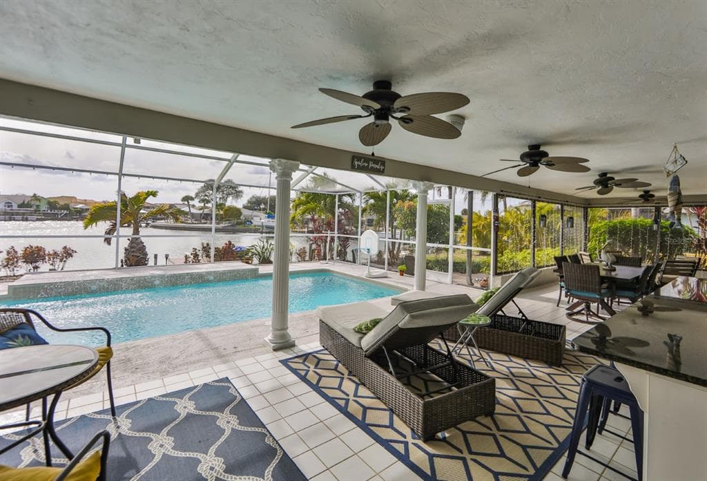 6407 LAKE SUNRISE DRIVE APOLLO BEACH, FL 33572