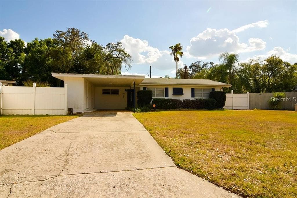 218 RHEA CIRCLE LAKELAND, FL 33813