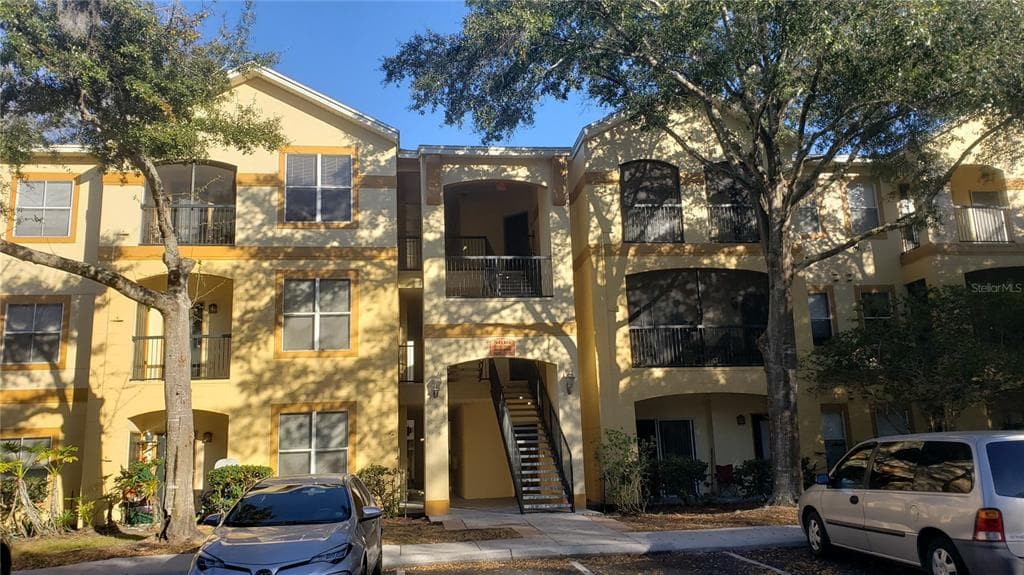 5616 PINNACLE HEIGHTS CIRCLE UNIT 307 TAMPA, FL 33624